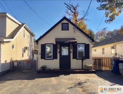 470 Brookside Ave