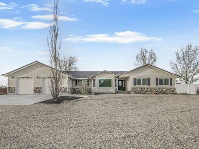 466 Lawndale Dr