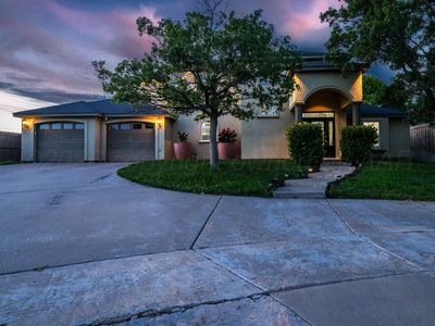 4104 Escondido Pl
