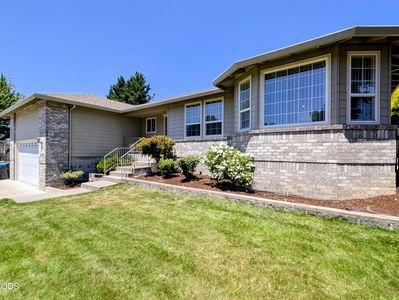 2749 Brookside Dr
