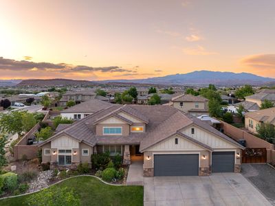 2893 E Carmine Dr