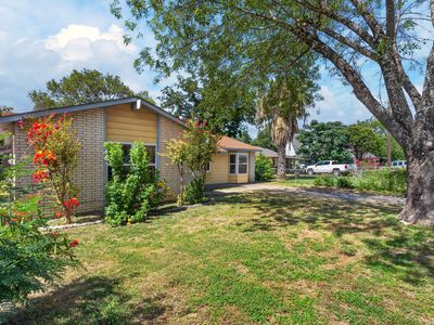 2714 LAGOON DR