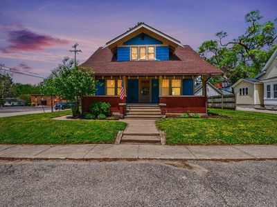 1231 Rosewood Ave