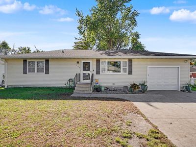 Property at 709 7th St NE, Independence, IA