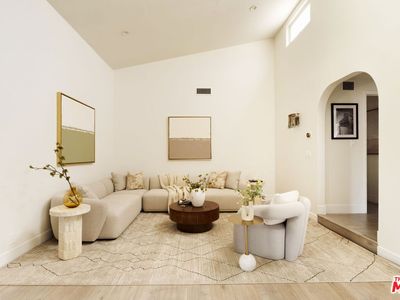 8455 Fountain Ave Unit 504