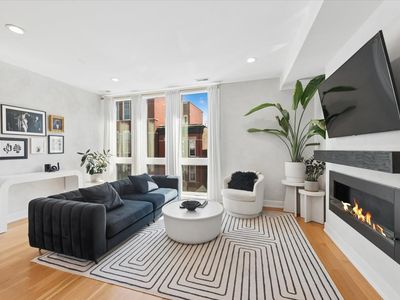 722 N Ada St #3