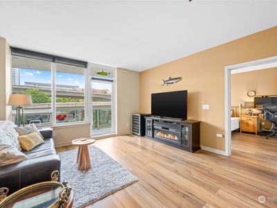 1515 Dock Street UNIT 402