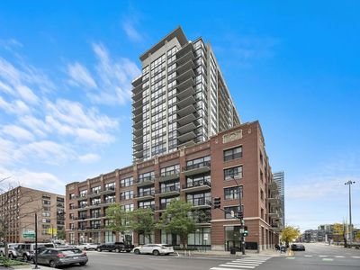 210 S Desplaines St APT 908