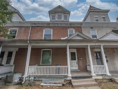 233 E Goepp St