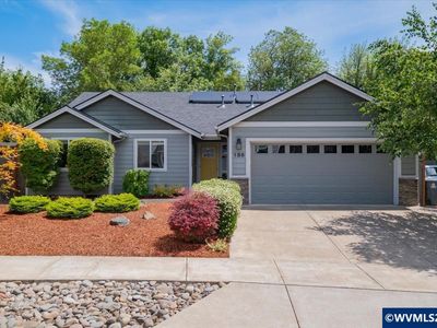 188 NW Beaver Ct
