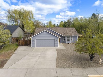 2813 SW Volcano Ct