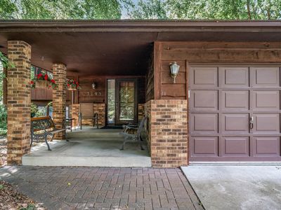 3195 Park Overlook Dr