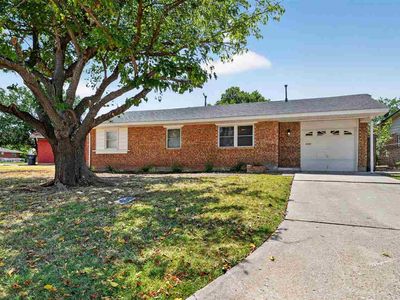 5618 NW Eisenhower Dr