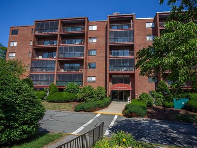 2 Summit Dr APT 41