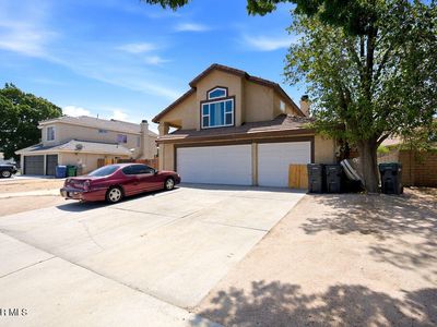 4722 E Avenue R4