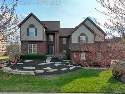 8599 Hummingbird Dr