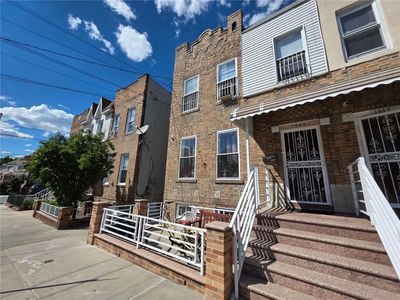 1555 Benson Ave