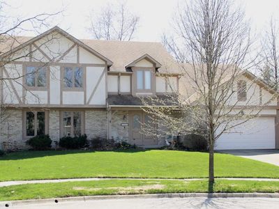 1301 Black Oak Cir