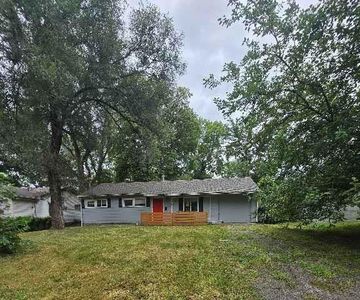 7703 E 108th Ter