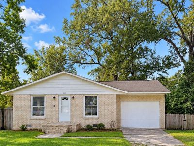 385 Price St