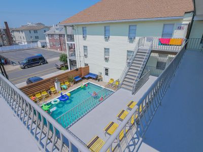 313 E Glenwood Ave #206