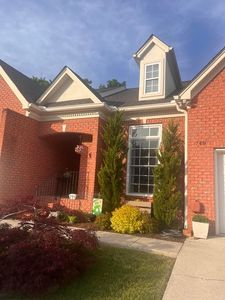 749 Outlook Ln