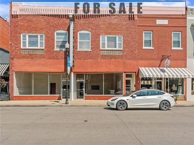 110-114 E Broadway St