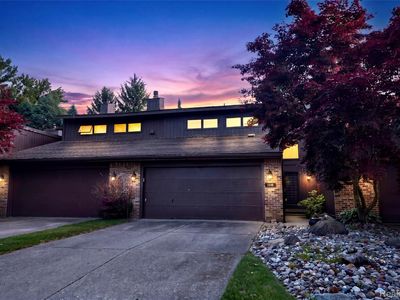 Property at 1448 Beaumont Cir, Flushing, MI