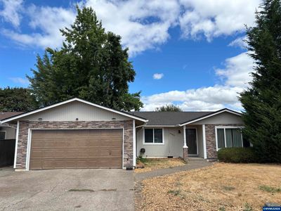 4565 Swallow Ct NE