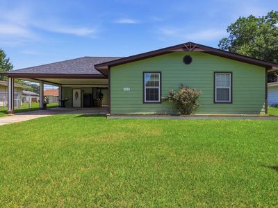 Property at 410 Crepe Myrtle Ave, Orange, TX
