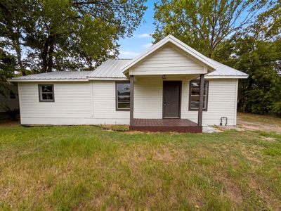 Property at 608 E Navasota St, Groesbeck, TX