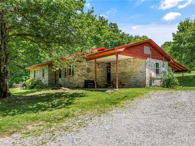 250 Stan Ave