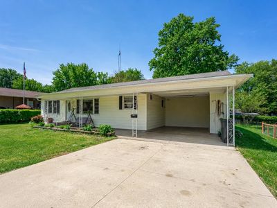 Property at 415 S Genoa St, Genoa, IL