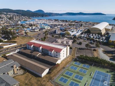 1800 Skyline Way #205