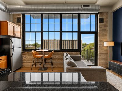 1901 E Hennepin Ave Unit 306