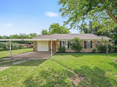 Property at 324 Ashwood St, Azle, TX