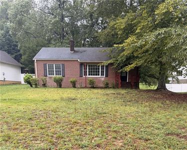 6 Forest Hill Dr