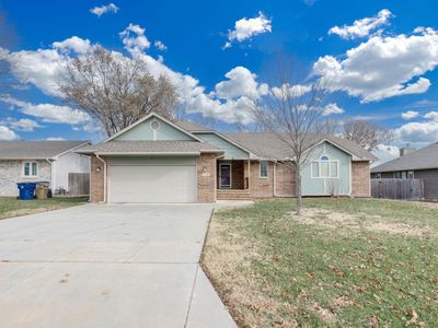 Property at 118 Chapel Dr, Andover, KS