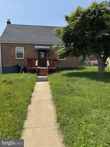 112 Burton Ln E