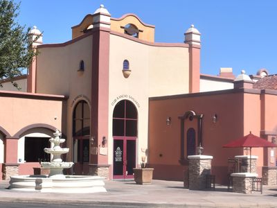 Julian Plan, Rancho Sahuarita : Entrada Del Pueblo