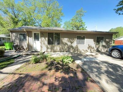 104 N Fayette St