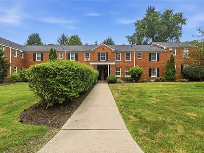 832 Thorn St APT 14