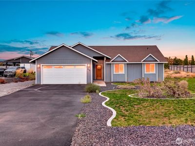 894 Desert Aire DR SW