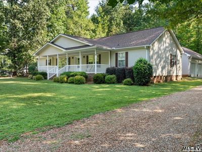 Property at 124 Lakeview Dr, Bracey, VA
