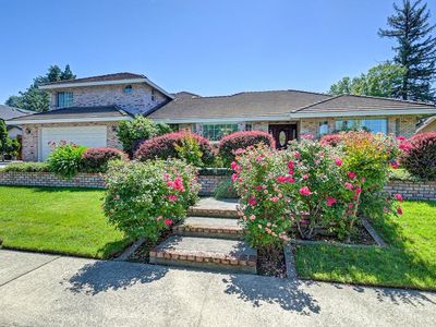 1872 Ridgeview Dr