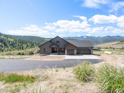 84 Lookout Cir