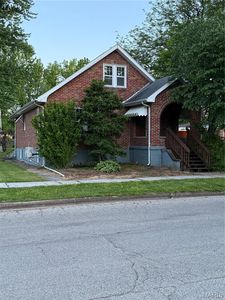 218 W Eldon St
