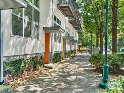 133 W 17th St