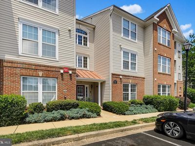 502 Bradley Ct APT D