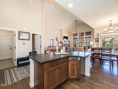 263 SUMMIT LIFT Court